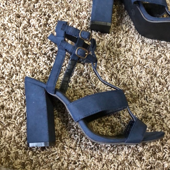 Heels - Picture 2 of 2